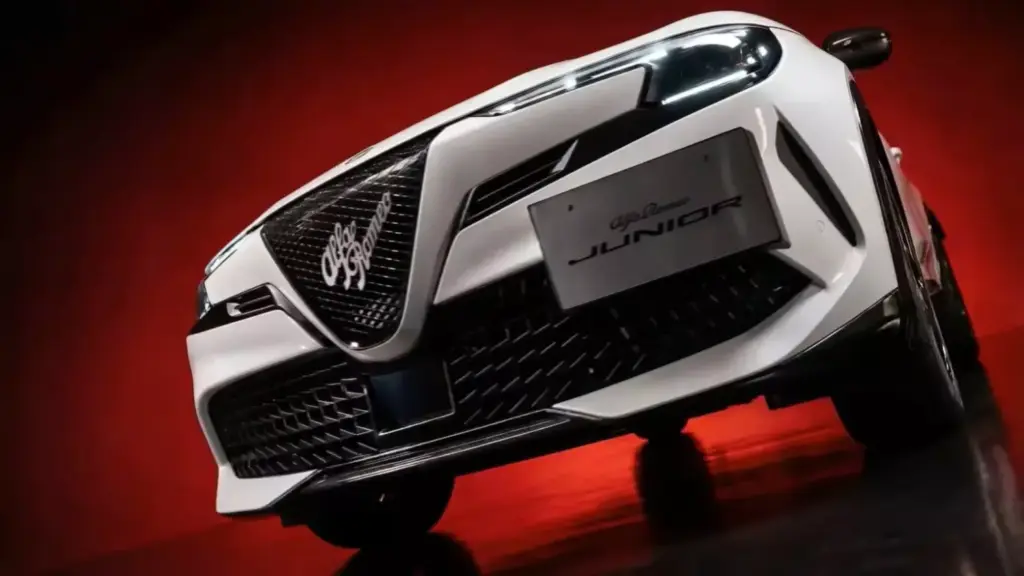 2026 Alfa Romeo Junior Edizione Bianco Japon 9 Motor16
