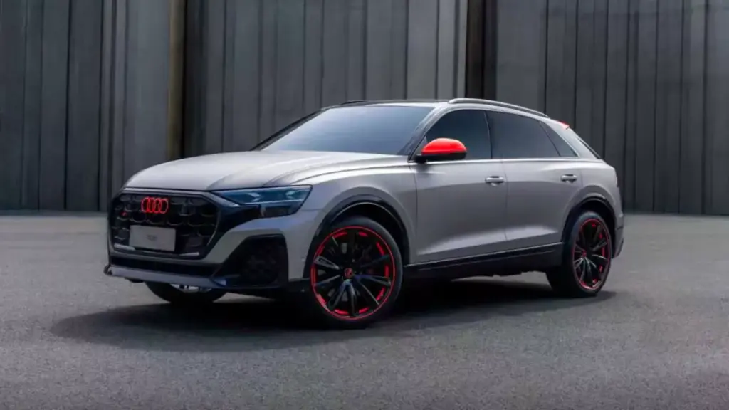 Audi lleva los colores de sus Fórmula 1 a sus modelos de calle: Comienzan con este SQ8 1 Motor16 2026 Audi SQ8 F1 Livery Edition. Imagen exterior.