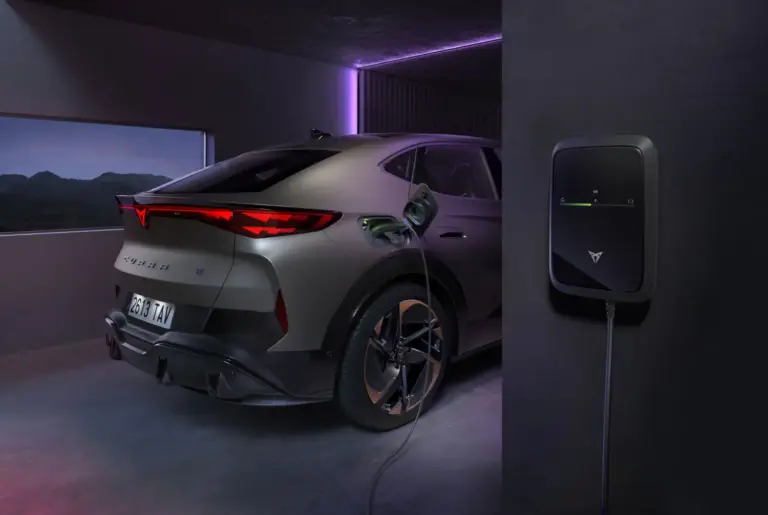 CUPRA pone a tono su Tavascan, que estrena una interesante versión de acceso