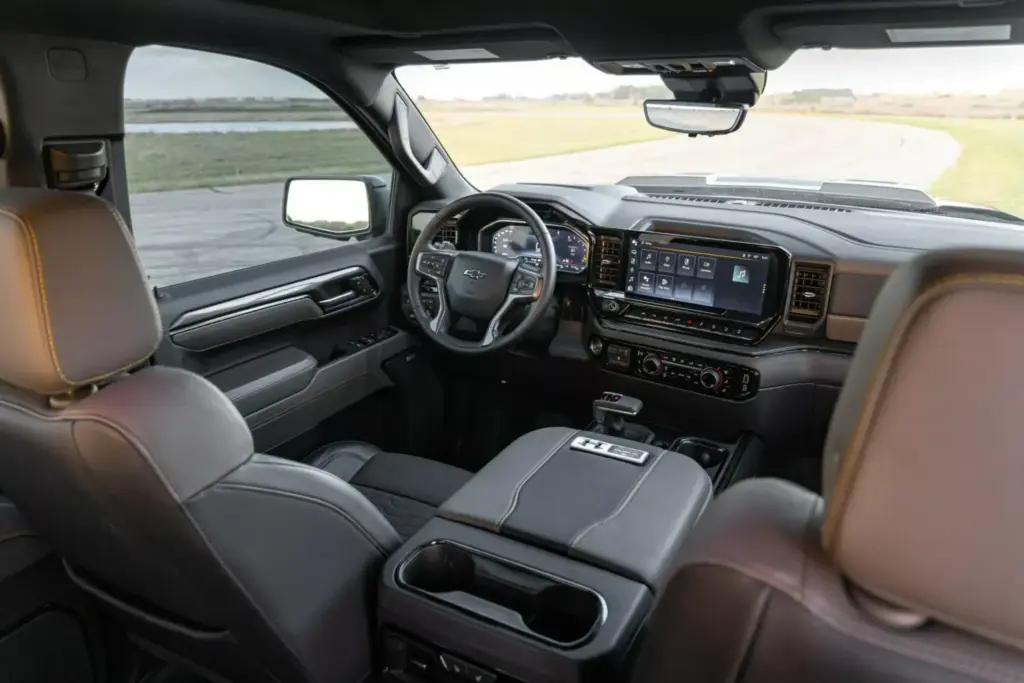 El Chevrolet Silverado alcanza prestaciones de deportivo gracias a Hennessey Performance 2 Motor16 2026 Hennessey Goliath 700 ZR2. Chevrolet Silverado. Imagen interior.