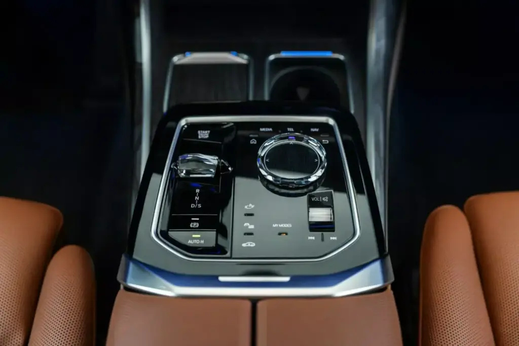 2026 Inkas BMW Serie 7 15 Motor16