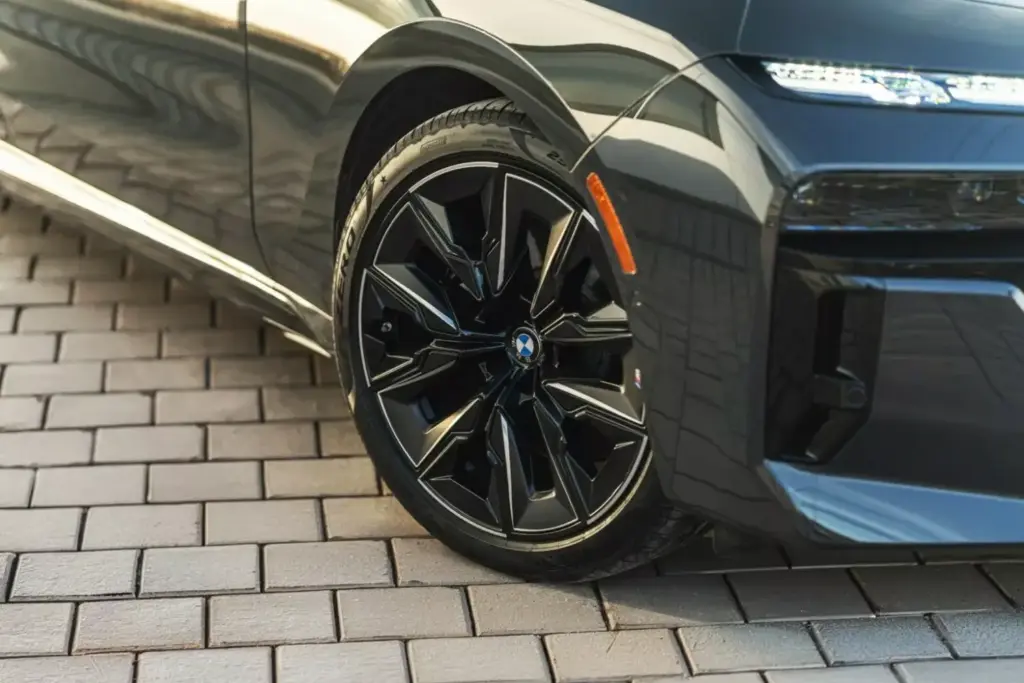 2026 Inkas BMW Serie 7 3 Motor16