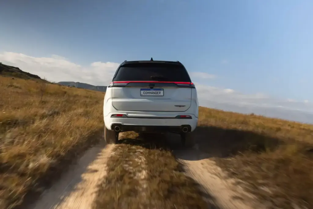 El Jeep Commander nos dijo adiós hace 17 años, pero sigue con vida en otros países 41 Motor16 2026 Jeep Commander Brasil 29 Motor16