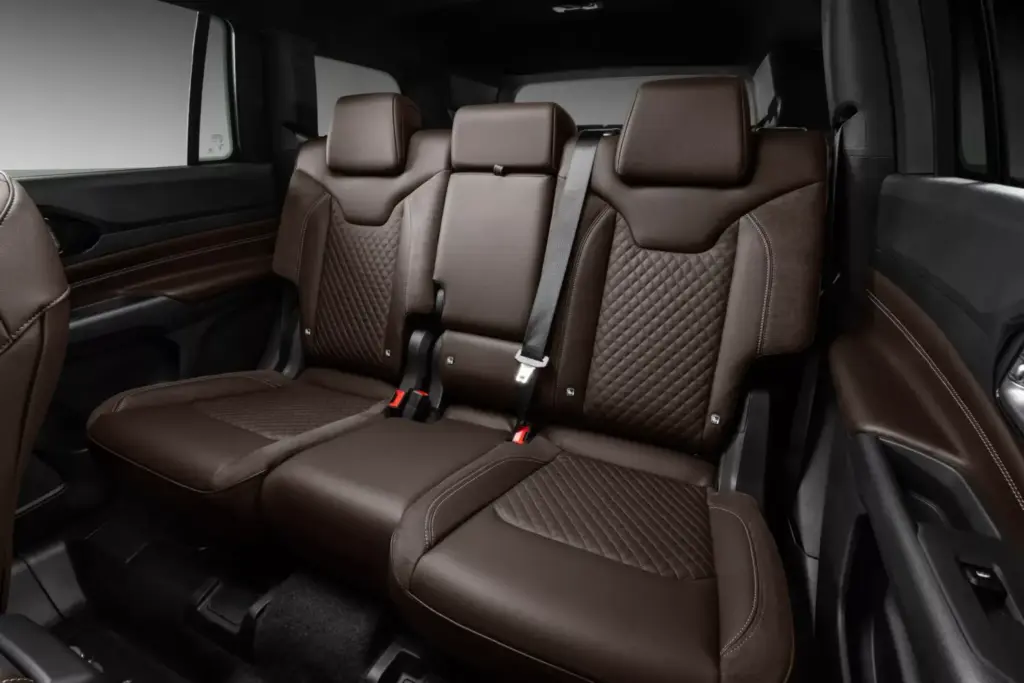 El Jeep Commander nos dijo adiós hace 17 años, pero sigue con vida en otros países 35 Motor16 2026 Jeep Commander Brasil 39 Motor16