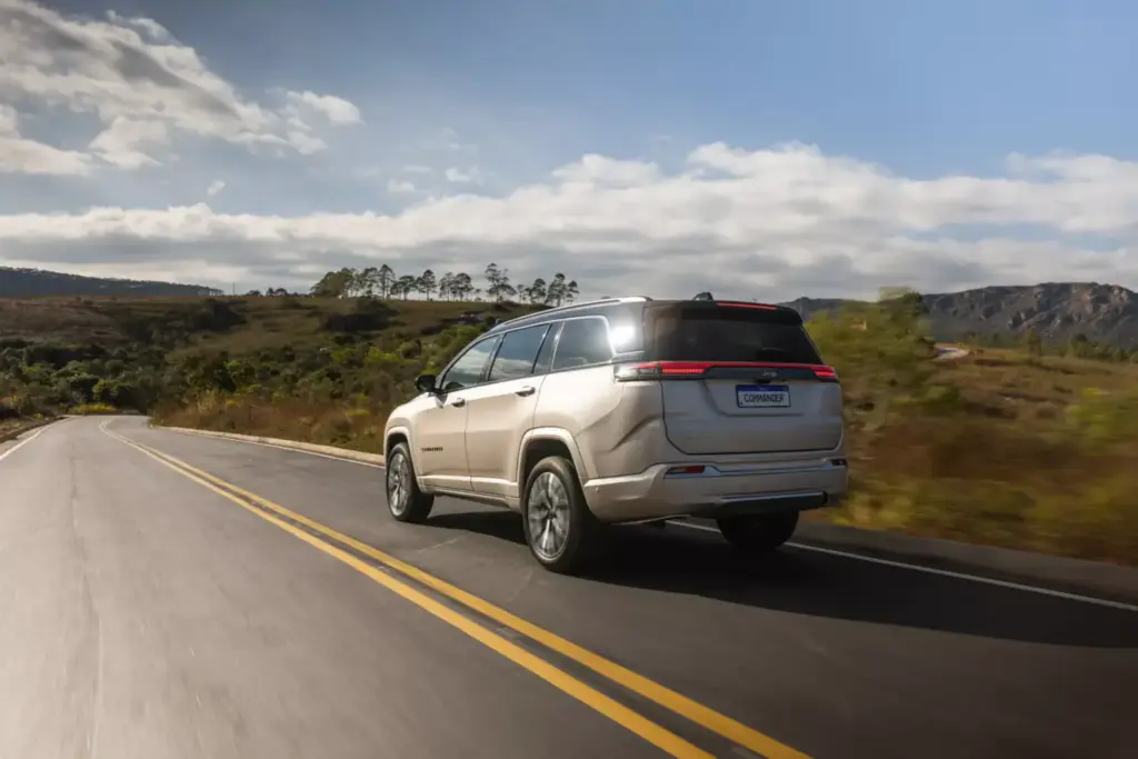 El Jeep Commander nos dijo adiós hace 17 años, pero sigue con vida en otros países 48 Motor16 2026 Jeep Commander Brasil 43 Motor16