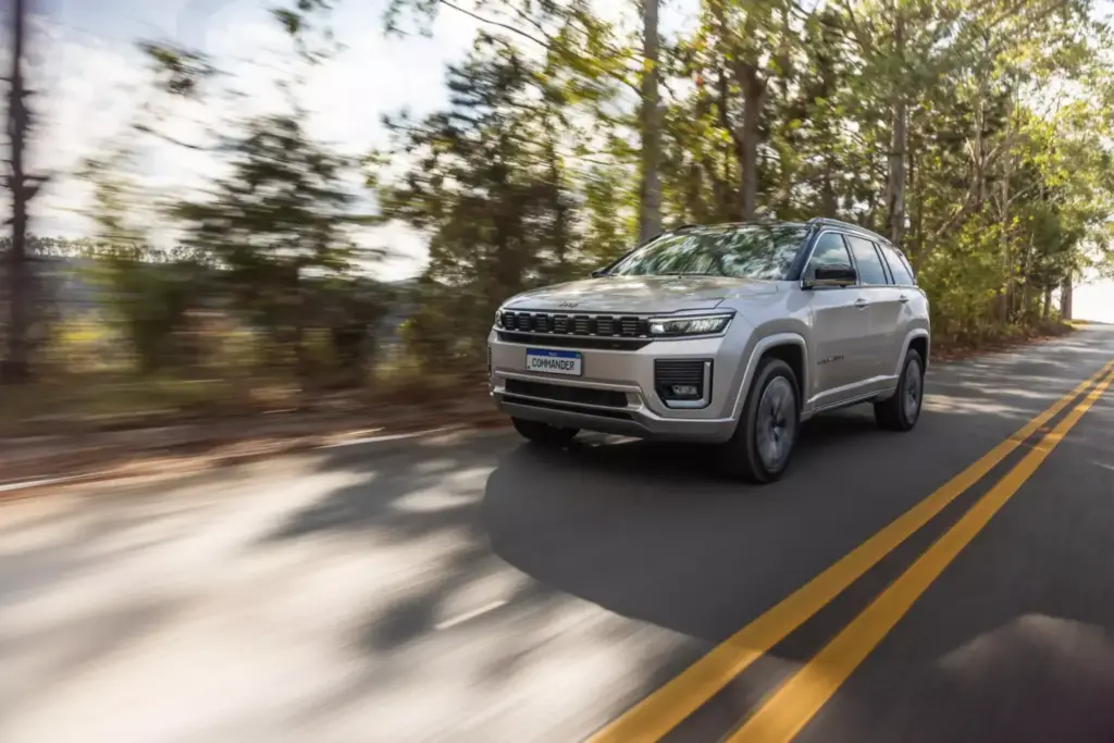 El Jeep Commander nos dijo adiós hace 17 años, pero sigue con vida en otros países 50 Motor16 2026 Jeep Commander Brasil 45 Motor16