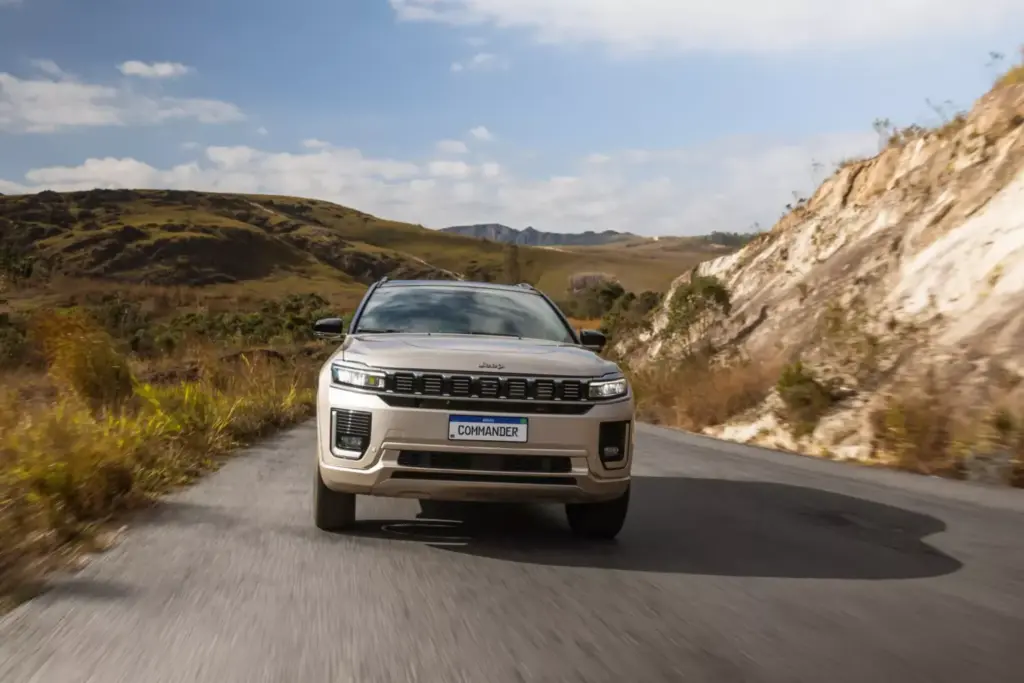 El Jeep Commander nos dijo adiós hace 17 años, pero sigue con vida en otros países 51 Motor16 2026 Jeep Commander Brasil 46 Motor16