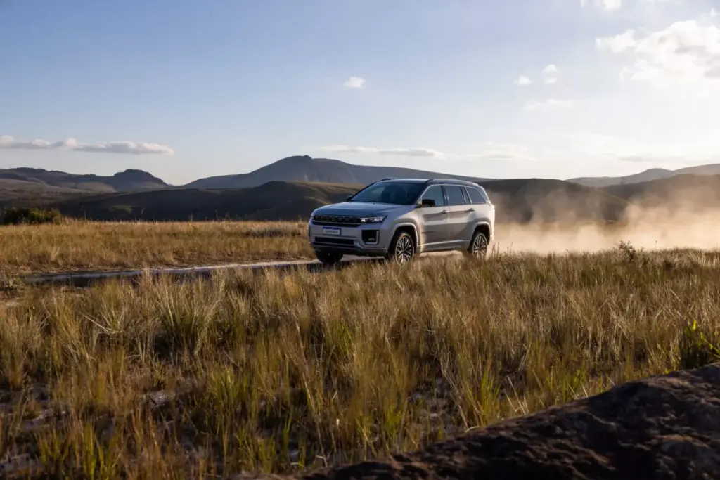 El Jeep Commander nos dijo adiós hace 17 años, pero sigue con vida en otros países 52 Motor16 2026 Jeep Commander Brasil 47 Motor16