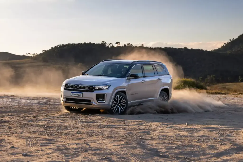 El Jeep Commander nos dijo adiós hace 17 años, pero sigue con vida en otros países 55 Motor16 2026 Jeep Commander Brasil 51 Motor16