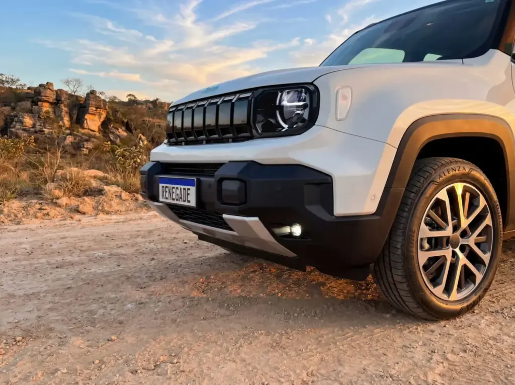 2026 Jeep Renegade Sahara 13 Motor16