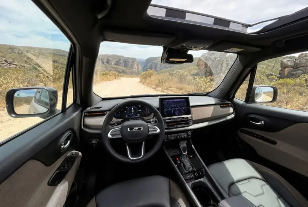 2026 Jeep Renegade Sahara 26 Motor16