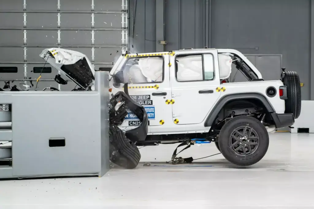 2026 Jeep Wrangler IIHS 2 Motor16