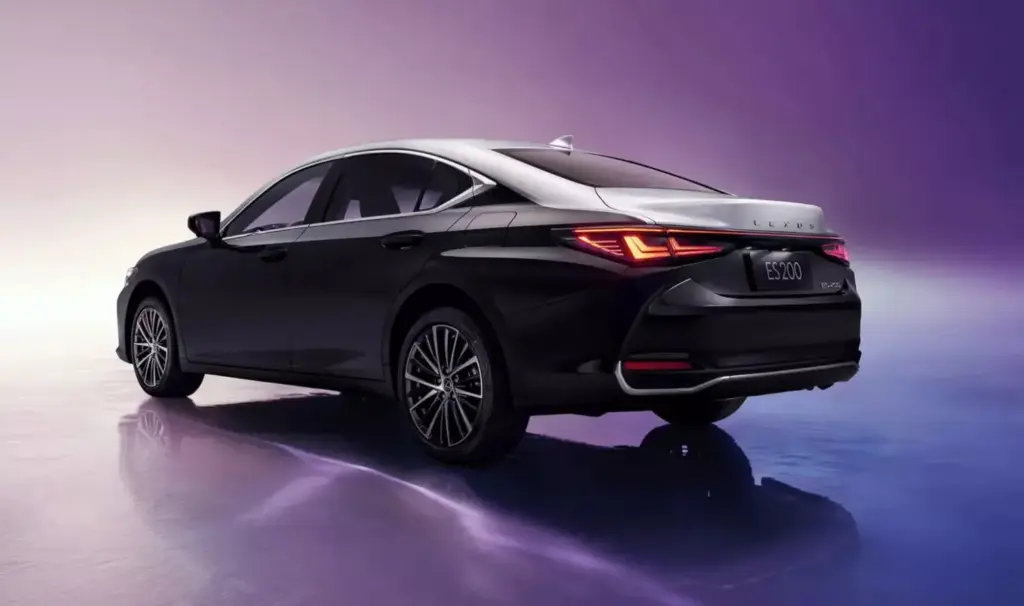 2026 Lexus ES 200 Moon Shadow. Imagen trasera.