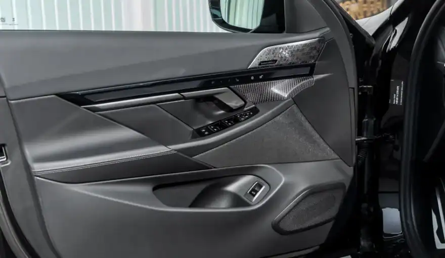 Manhart Performance encuentra petróleo en el 4.4 V8 Biturbo del BMW M5 Touring 17 Motor16 2026 Manhart MH5 900E Touring 13 Motor16