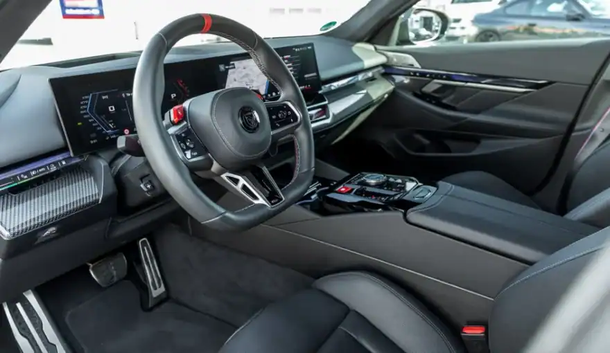 Manhart Performance encuentra petróleo en el 4.4 V8 Biturbo del BMW M5 Touring 4 Motor16 2026 Manhart MH5 900E Touring. BMW M5 Touring. Imagen interior.