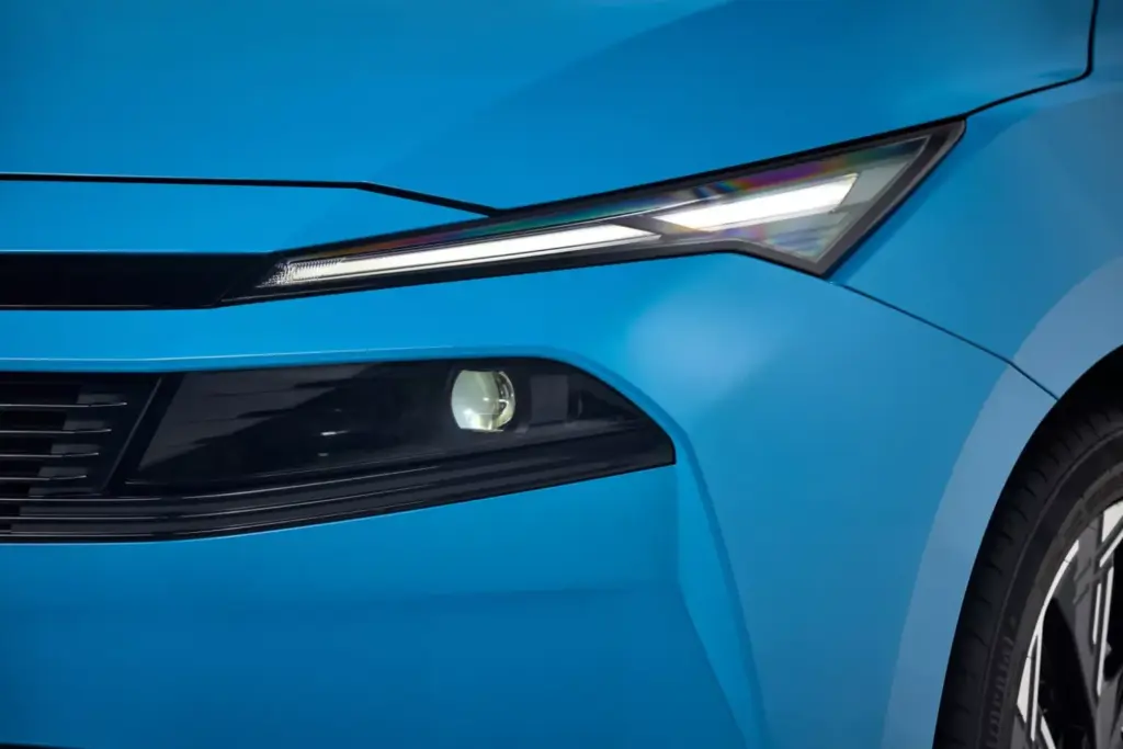 El mejor Nissan Versa de la historia deja huérfanos a quienes más lo esperaban 11 Motor16 2026 Nissan Versa 10 Motor16