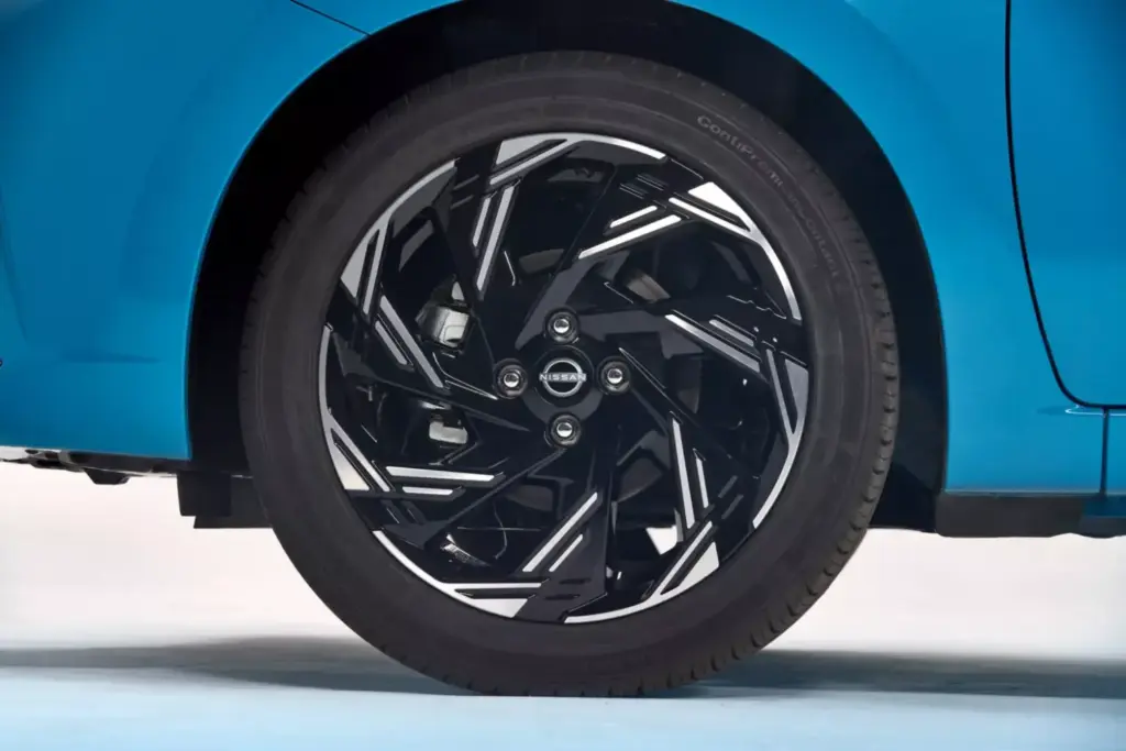 El mejor Nissan Versa de la historia deja huérfanos a quienes más lo esperaban 14 Motor16 2026 Nissan Versa 11 Motor16