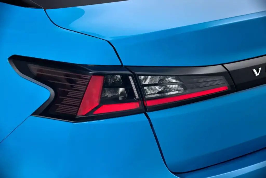 El mejor Nissan Versa de la historia deja huérfanos a quienes más lo esperaban 15 Motor16 2026 Nissan Versa 12 Motor16