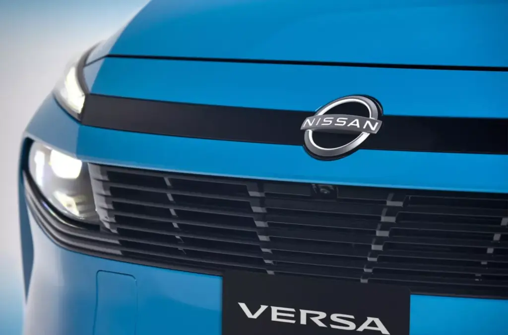 El mejor Nissan Versa de la historia deja huérfanos a quienes más lo esperaban 3 Motor16 2026 Nissan Versa. Imagen detalle.