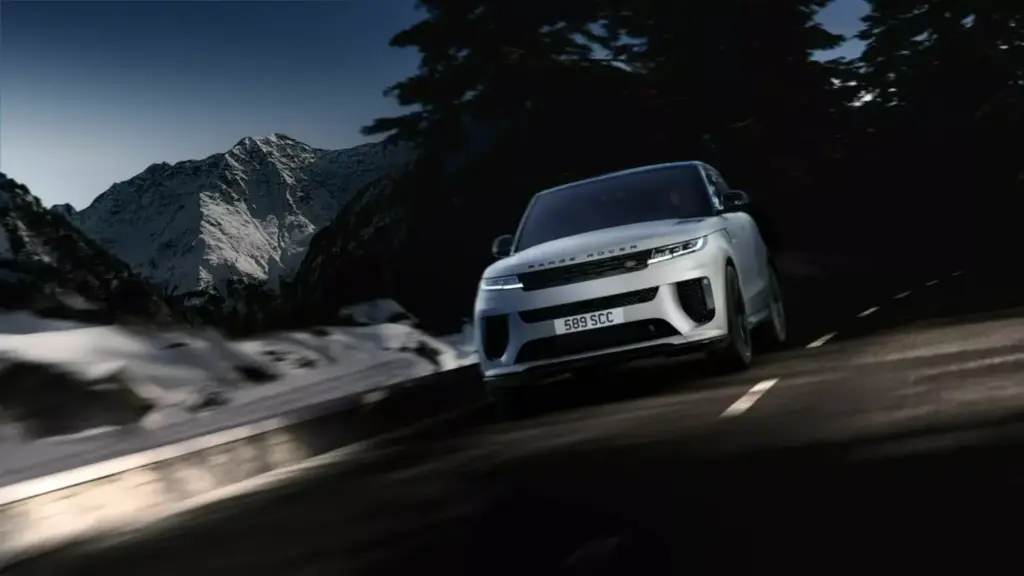 2026 Range Rover Sport SV Ultimate Edition. Imagen movimiento.