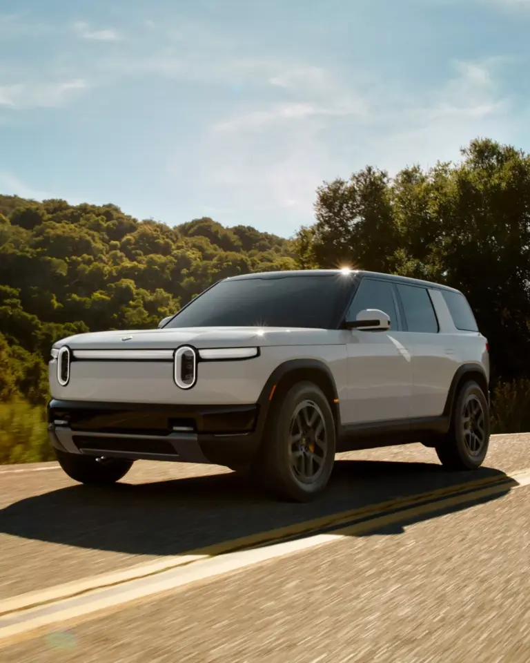 Rivian y Uber: 1.250 millones de dólares convierten el R2 en un robotaxi de nivel 4. Esperan vender 50.000 unidades en 2028