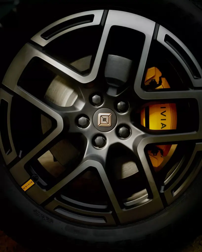 2026 Rivian R2 26 Motor16