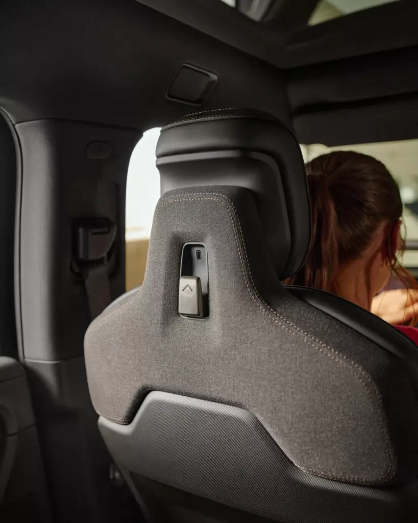 2026 Rivian R2 31 Motor16