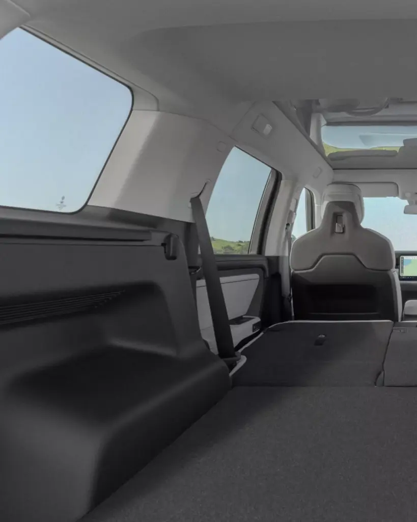 2026 Rivian R2 42 Motor16