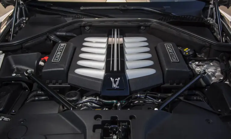 El susurro del V12 hace que Rolls-Royce deje en ‘stand by’ su chispeante plan