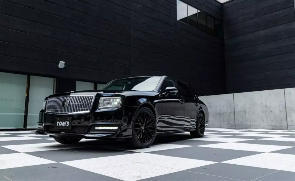 2026 Tom's Racing Toyota Century. Imagen delantera.