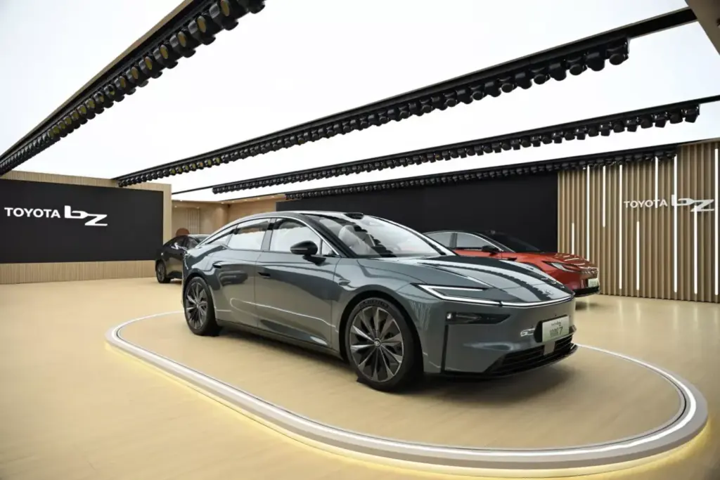2026 Toyota bZ7 china 12 Motor16