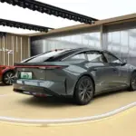 Toyota de autonomía extendida: el eléctrico con generador de gasolina que arranca en China