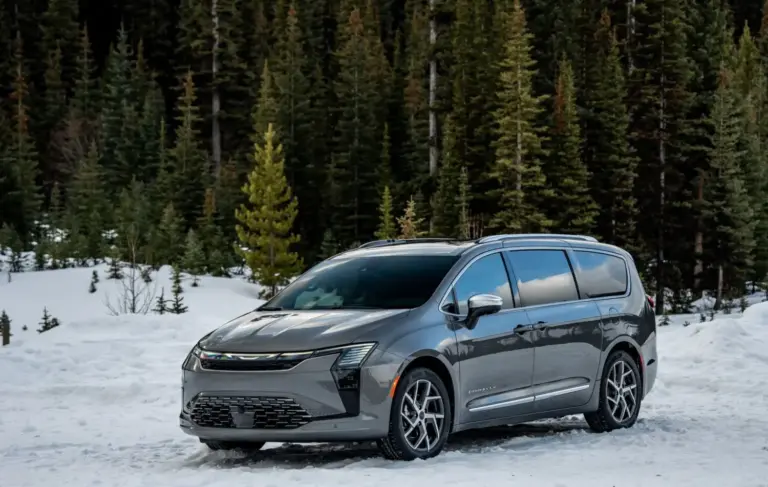 Chrysler Pacifica: La madre de los monovolumen se pone a tono