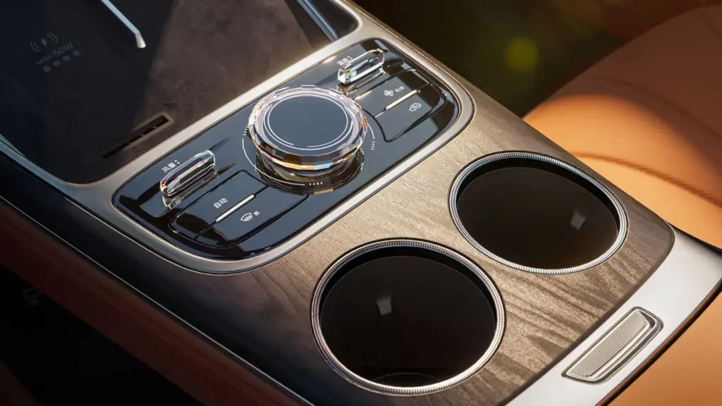 Geely Galaxy M7: El SUV insignia y con 1.730 kilómetros de autonomía 28 Motor16 2026 geely galaxy m7 6 Motor16