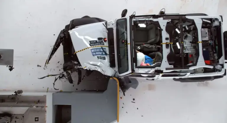 El Jeep Wrangler vuelve a pasar por el IIHS, ahora sin volcar