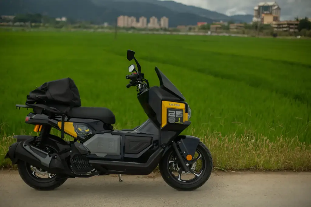 LETBE Mecha 125 ABS: El scooter 'cyberpunk' que tienes por 3.190 euros 34 Motor16 2026 letbe mecha 125 11 Motor16