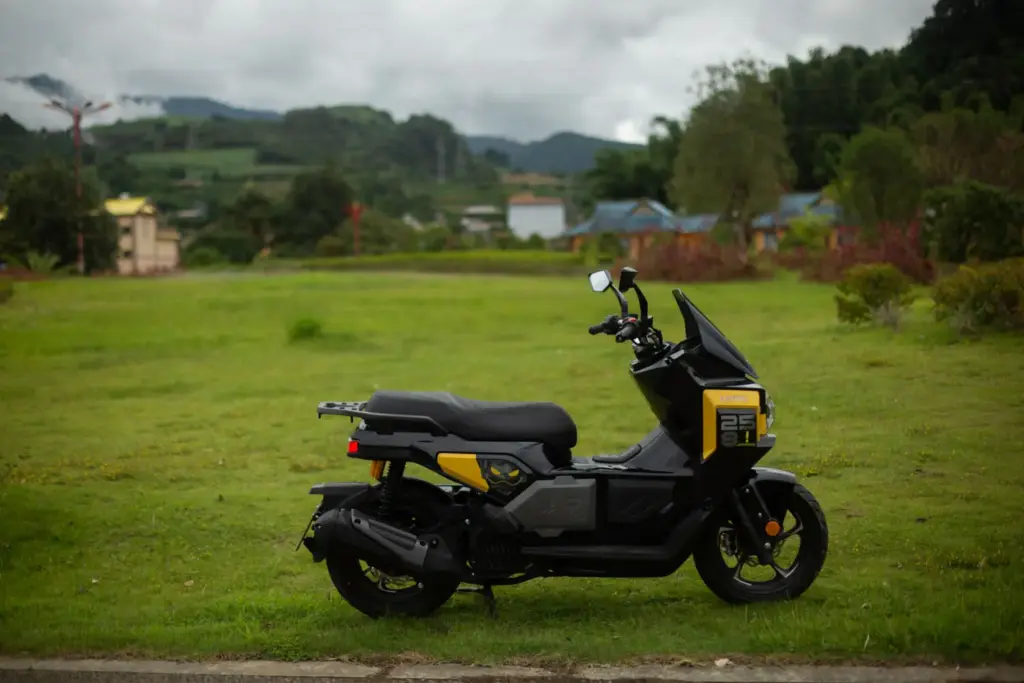 LETBE Mecha 125 ABS: El scooter 'cyberpunk' que tienes por 3.190 euros 35 Motor16 2026 letbe mecha 125 12 Motor16