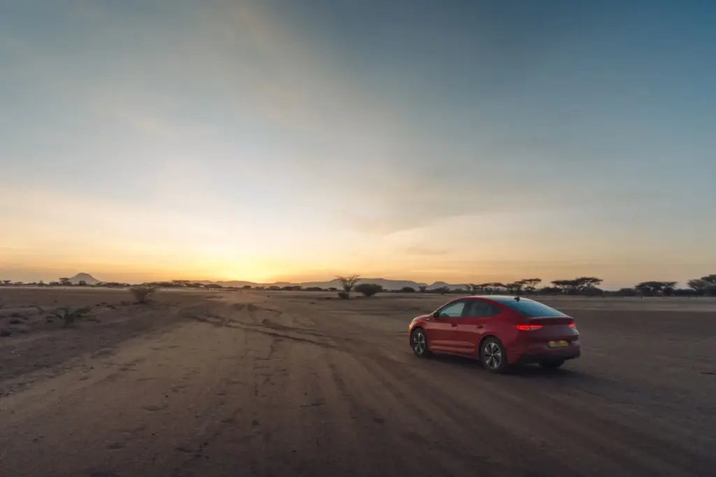 2026 skoda enyaq expedicion kenia 4 Motor16