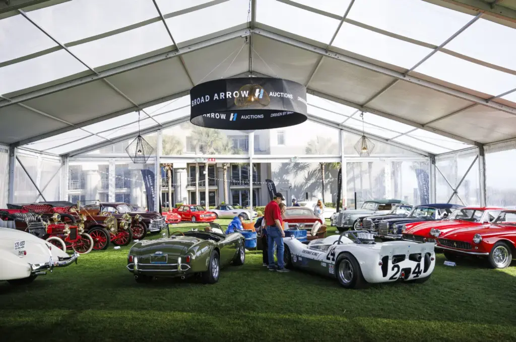 El Ferrari Enzo lidera una lista que recauda 111 millones de dólares y fija cinco récords mundiales 9 Motor16 El Ferrari Enzo lidera una lista que recauda 111 millones de dólares y fija cinco récords mundiales