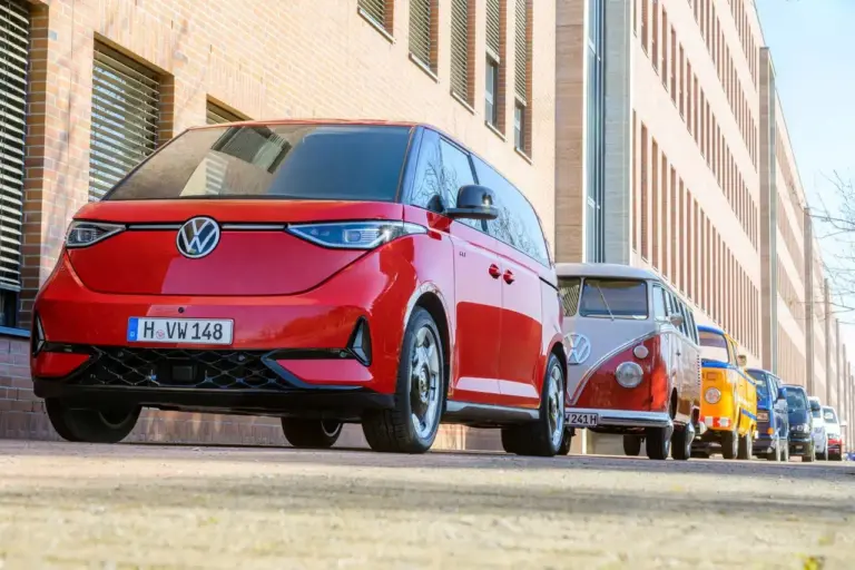 La planta de Volkswagen Vehículos Comerciales en Hannover cumple 70 años con la vista puesta en la conducción autónoma