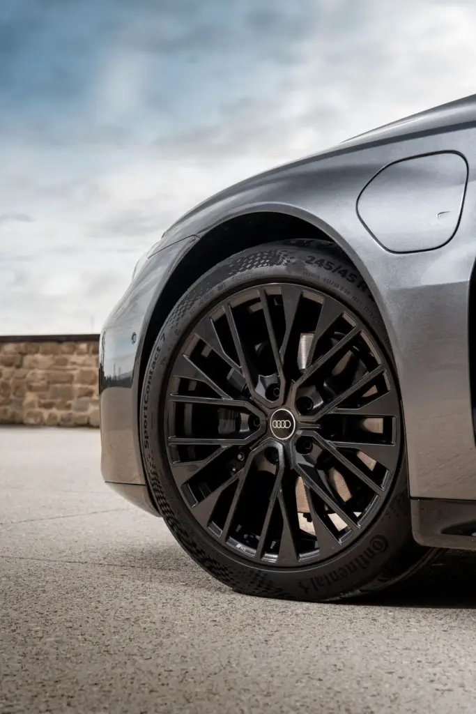 AUDI ETRON GT QUATTRO 10 Motor16