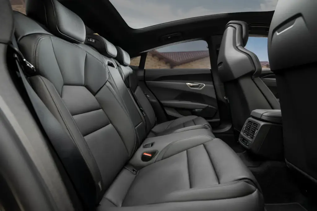 AUDI ETRON GT QUATTRO 12 Motor16