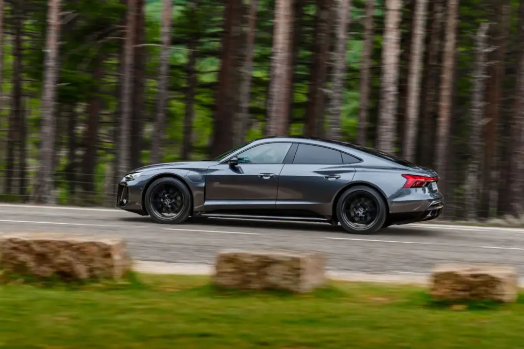 AUDI ETRON GT QUATTRO 18 Motor16