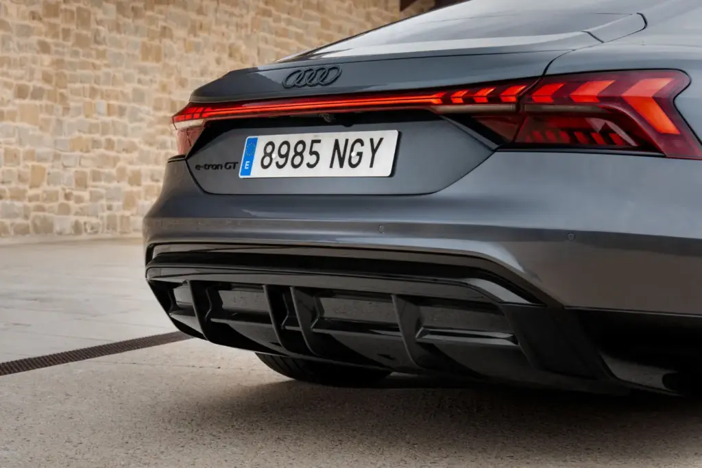 AUDI ETRON GT QUATTRO 8 Motor16