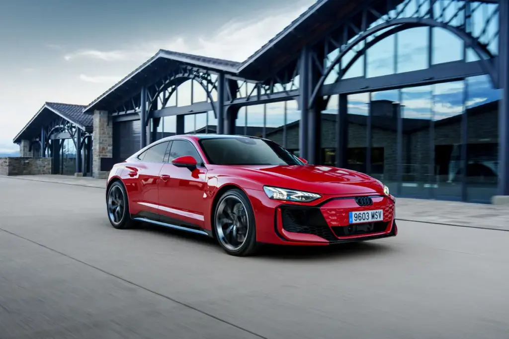 AUDI RS ETRON GT 11 Motor16