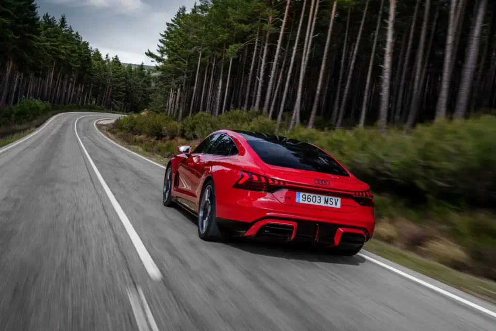 AUDI RS ETRON GT 13 Motor16