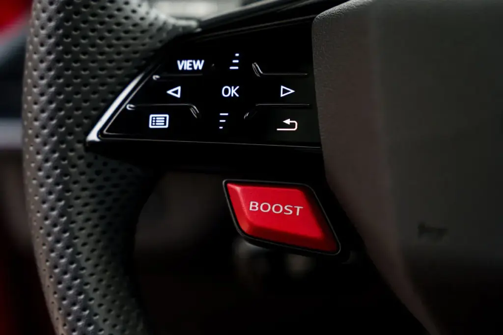 AUDI RS ETRON GT 8 Motor16