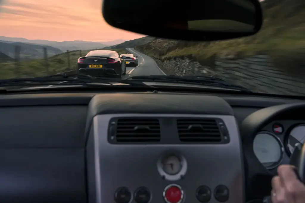 Aston Martin Vanquish at 25 08 Motor16