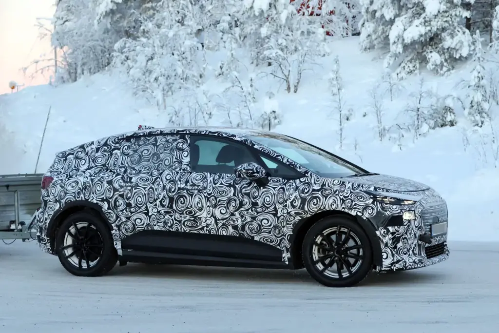 El Audi A2 e-tron nos deja ver su interior 11 Motor16 Audi A2 e tron espia 10 Motor16