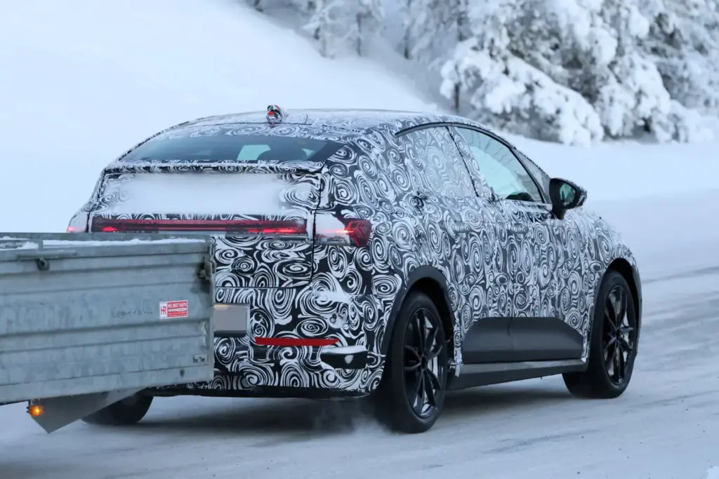 El Audi A2 e-tron nos deja ver su interior 19 Motor16 Audi A2 e tron espia 18 Motor16